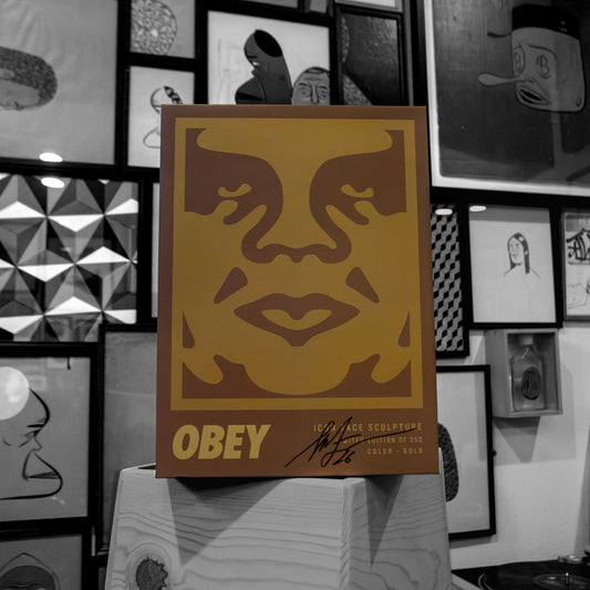 Icon Face Sculpture (Gold)